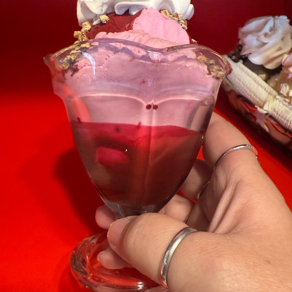 Decorative Ice Cream Sundae and Banana Split Set - Picture 5 of 12